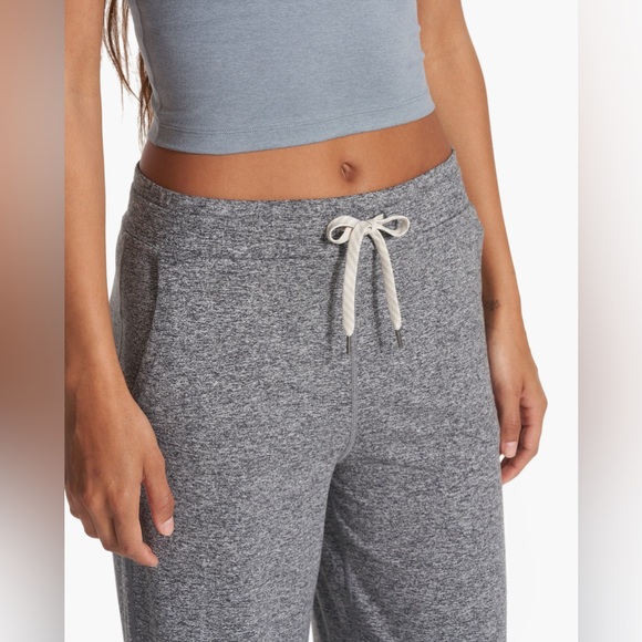 NWT Vuori Halo Essential Wide leg pants Size Medium M Heather Grey - Picture 3 of 8